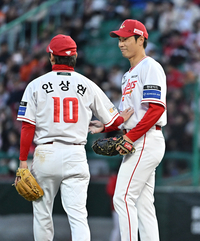 [포토]타케타에게 사과하는 안상현