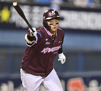 [포토] 최주환 ‘7회 1점 더 도망가는 희생타’