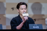 첫 연극 도전 ‘바냐 삼촌’ 이서진, 데뷔 27년 ‘베테랑’ 배우를 떨게 한 ‘단 하나’는? [SS인터뷰]