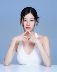 서현, 백색의 순수함 담은 광고 현장… 단아함 속 빛나는 존재감