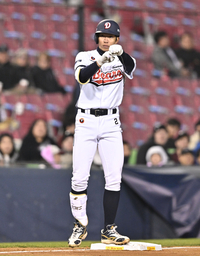 [포토] 김민석 ‘3회 3루타로 득점 기회’