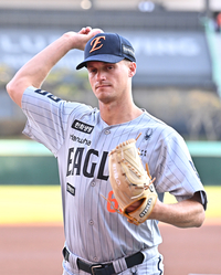 [포토]한화의 새 외국인투수 잭 쿠싱