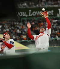 [포토]SSG 최정, 내가 잡을게!