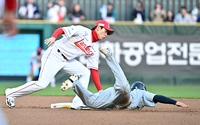 [포토]한화 문현빈, 도루 실패