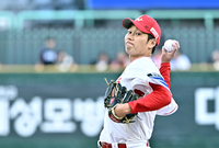 [포토]한화전 선발 등판한 SSG 타케다