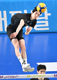 [포토]현대캐피탈 허수봉, 강력한 서브