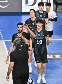 [포토]승리의 하이파이브를 나누는 현대캐피탈