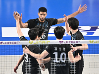 [포토]득점의 기쁨을 나누는 현대캐피탈 레오