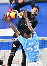 [포토]마쏘의 블로킹을 뚫는 레오