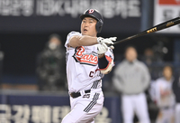 [포토] 양의지 ‘욕심 좀 부렸는데’