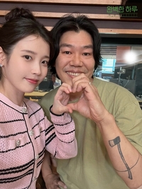 “효리네 민박 인연 그대로”…아이유X이상순, 9년 세월 넘은 훈훈한 재회