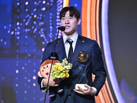 [포토] 고양 소노 이정현, 국내선수 MVP 차지