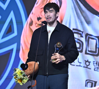 [포토] 고양소노 켐바오, 신인선수상 수상