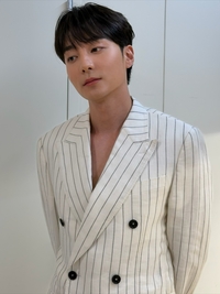 로이킴, 5월 첫 커버 앨범 ‘다시 불러 봄’ 발표… 음악적 변신 시도