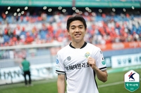 강원 소속 ‘최다 공격 포인트’ 새롭게 쓴 김대원 “초반 ‘운’이 따르지 않은 느낌, 기록 못 깨게 하겠다”[현장인터뷰]