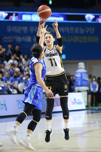 ‘가볍게 챔프전行’ KB스타즈, 더 반가운 게 있다…‘국대 슈터’ 외곽포 부활 [SS시선집중]