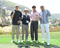 [포토] 파이팅 외치는 구자철 어드바이저-김상혁 회장-한웅수 부총재