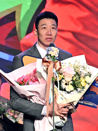 [포토]V-리그 베스트7 미들 블로커로 선정된 한국전력 신영석