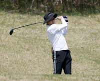 [포토] 티샷하는 황보관 단장