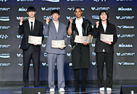 [포토]V-리그 시상식, MVP와 영플레이어상 수상자들