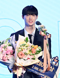 [포토]삼성화재 이우진, V-리그 남자부 영플레이어상