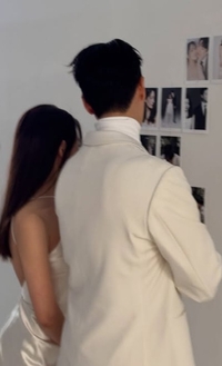 ‘5월의 신부’ 박은영…베일 벗은 의사 신랑은 ‘반쪽’만 살짝