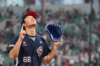 [포토]두산 최민석, 6이닝 2실점(1자책) 호투로 승리 요건