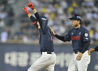 [포토] 노진혁 ‘동점이다’