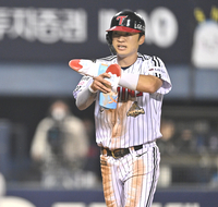 [포토] 박해민 ‘비디오판독 쓰지 마세요’