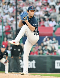 [포토]역투하는 두산 선발 최민석