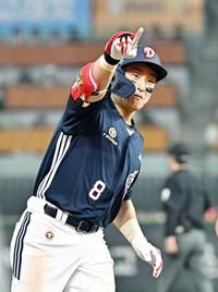 [포토]두산 손아섭, 팀 옮겼을 뿐인데...