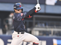 [포토] 한태양 ‘2회 아쉬운 내야땅볼’