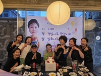 “의리의 개그맨들!”…‘이경실 환갑’에 반가운 얼굴들 한자리