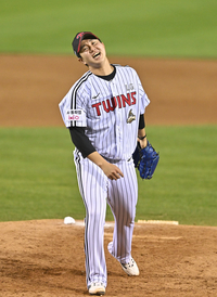 [포토] 유영찬 ‘이겼다’