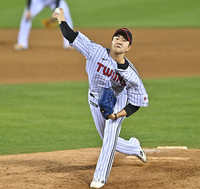 [포토] 유영찬 ‘승리는 내가 지킨다’