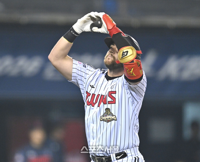 LG, 7년 만의 ‘8연승’→단독 선두 눈앞…‘첫 QS’ 송승기+8회말 ‘결승포’ 오스틴 미쳤다 [SS잠실in]