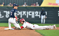 [포토]2루 훔치는 SSG 박성한