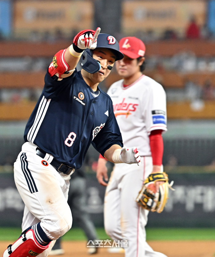 [포토]두산 손아섭, 홈런으로 화끈한 신고식