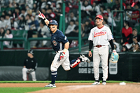 [포토]두산 손아섭, SSG 박시후 상대 2점 홈런