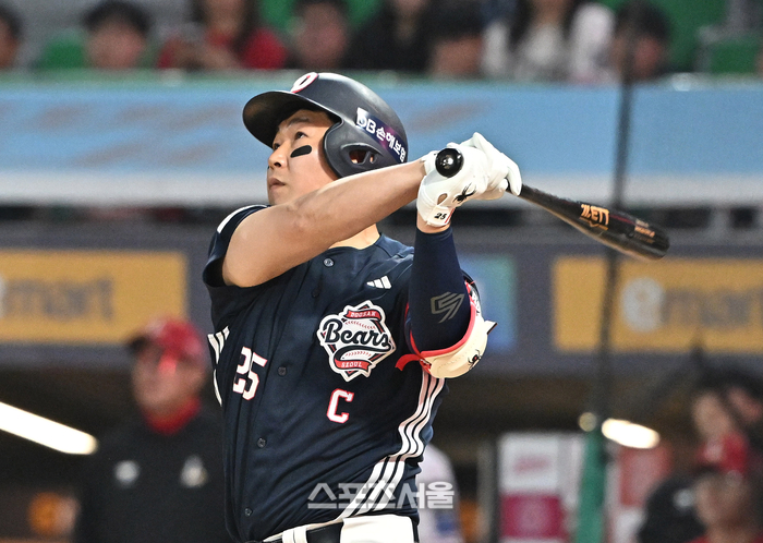[포토]두산 양의지, 2점 홈런 넘어간다!