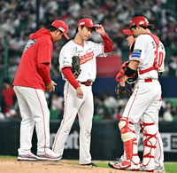 [포토]SSG 타케다, 두산전 2이닝 5실점 조기 강판