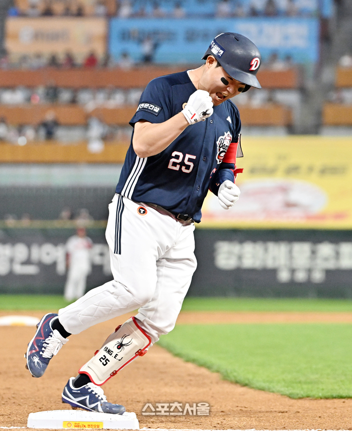 [포토]두산 양의지, 화끈한 홈런 세리머니