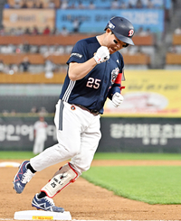 [포토]두산 양의지, 화끈한 홈런 세리머니