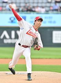 [포토]SSG 선발 타케다의 역투