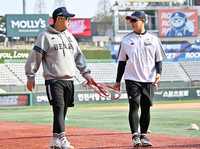 [포토]두산 합류한 손아섭, 양의지와!