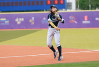 “승리의 스트라이크를 꽂아 넣겠다” 女메이저리거 박주아, 두산 승리 기원 시구 나선다