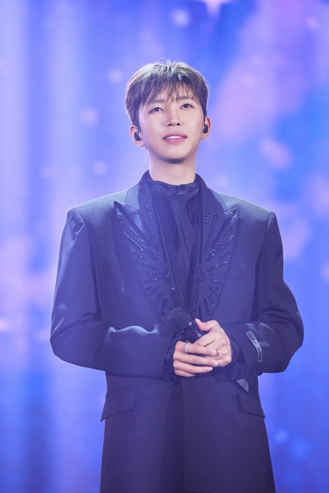 ‘걸어 다니는 기업’ 임영웅…배당 포함 1년 수익 155억