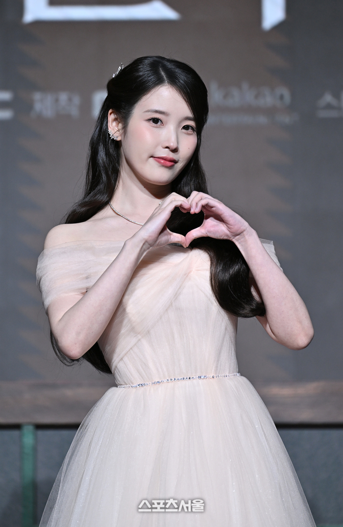 당연히 아이유인데…승률 100% 성희주 찰떡 소화(‘21세기 대군부인’)