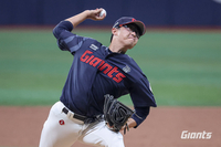 “항상 똑같은 패턴”…‘안경 에이스’ 박세웅, ‘완벽 부활’ 위한 ‘핵심’은 공격적 승부 [SS시선집중]