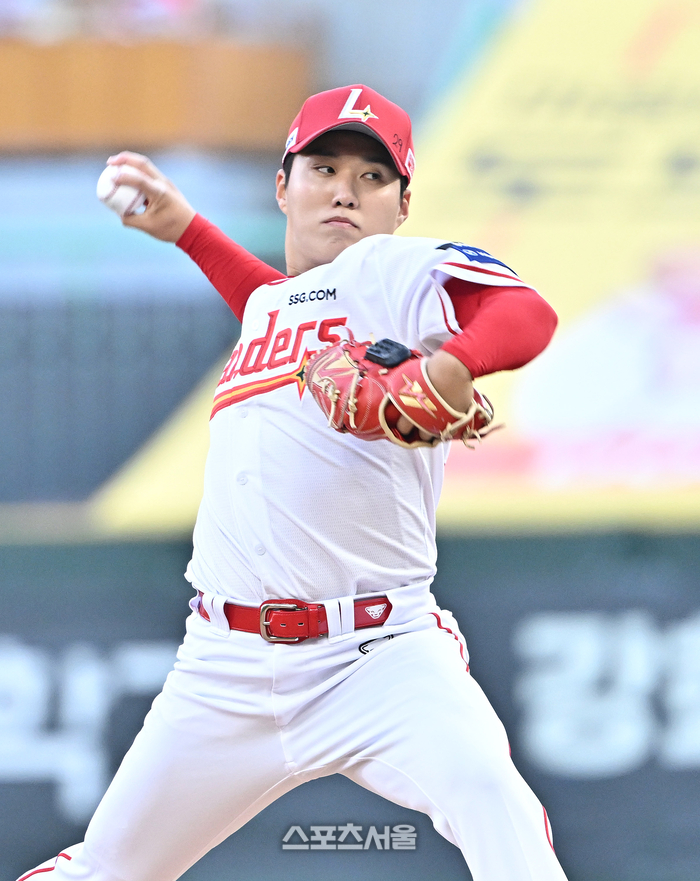 [포토]SSG 선발 최민준, 연패를 끊어야 한다!